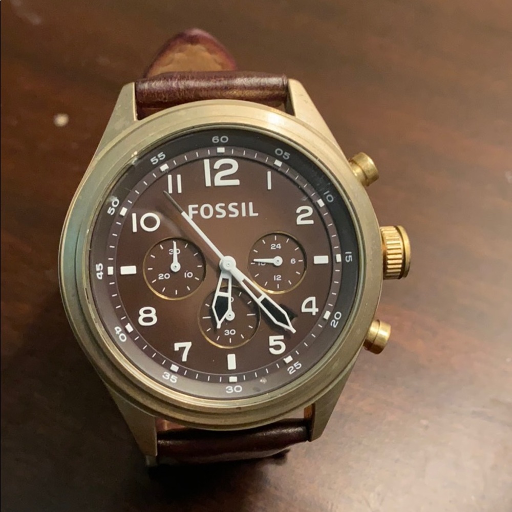 New nice brown leather Fossil with watch tin can